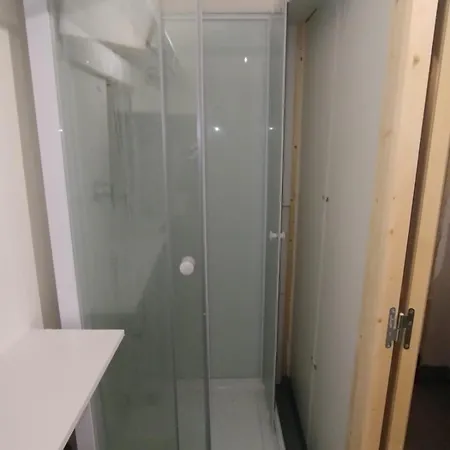 Apartment Dortoir En Partage Lit Individuel